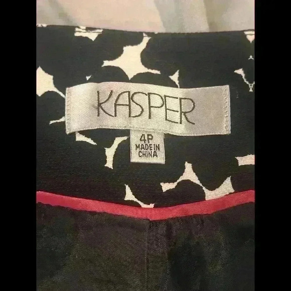 Kasper Long Jacket Womens Size 4p Black/White Open Front Long Sleeves EUC - Picture 4 of 5